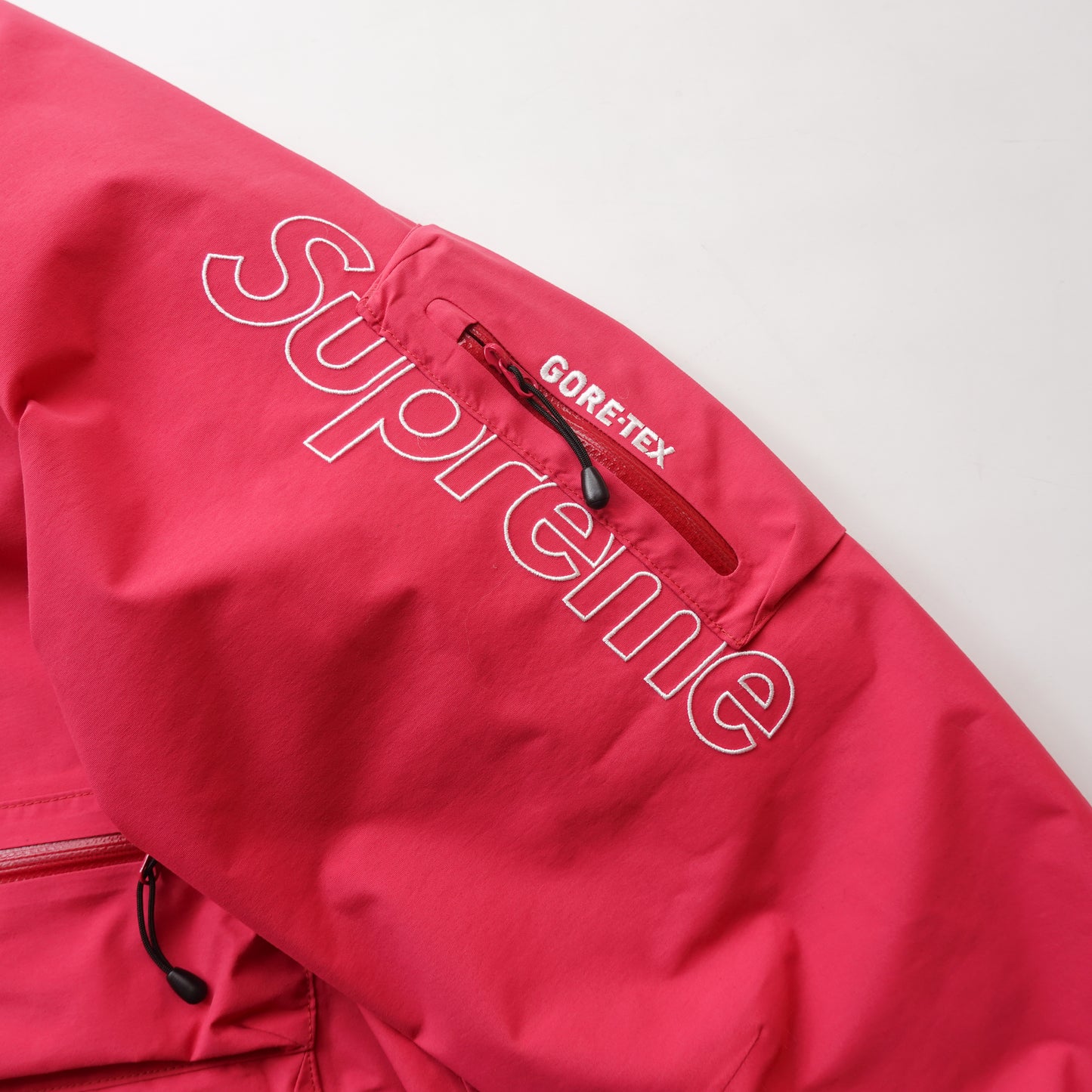 FW21 Supreme Gore-Tex Tech Jacket - Size L