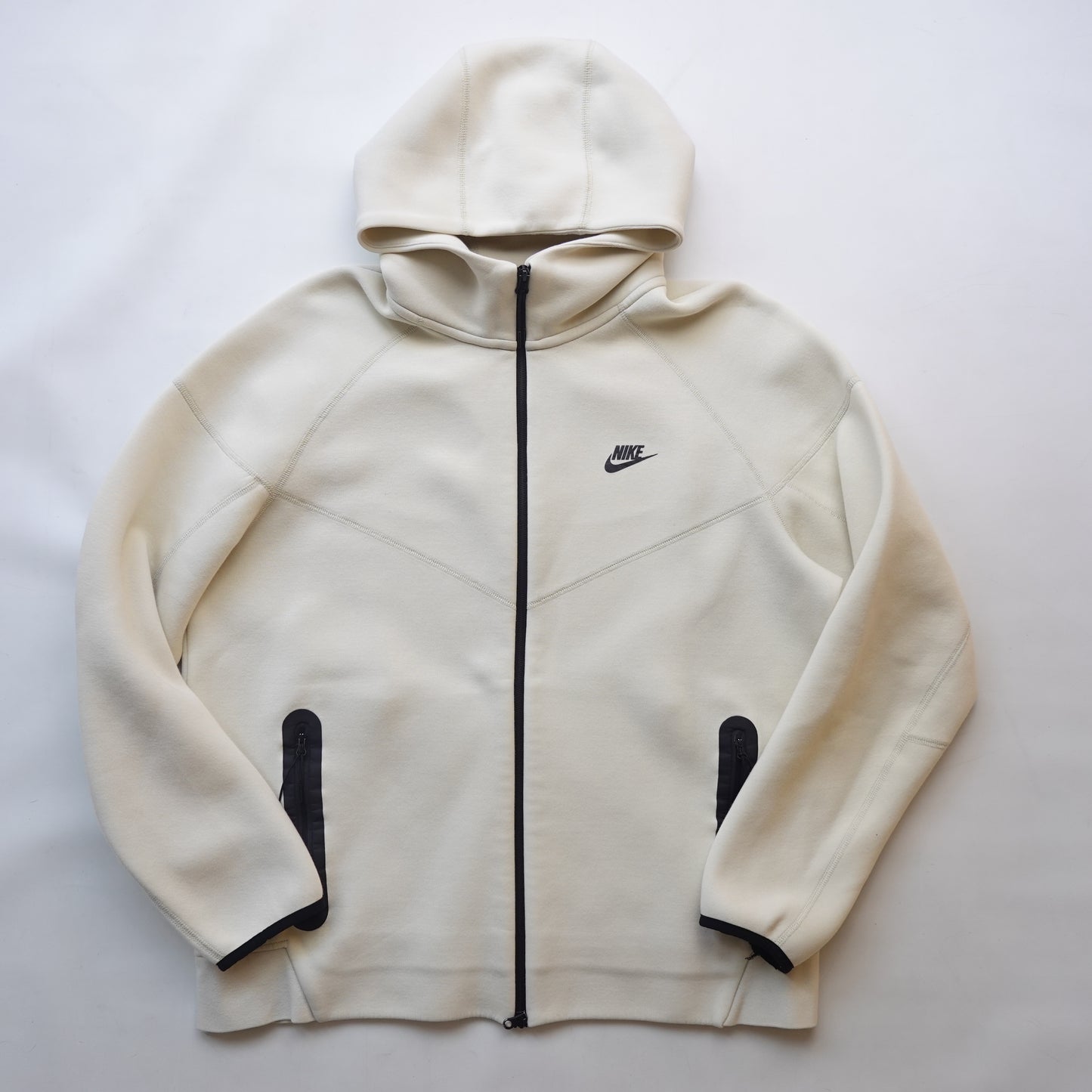 Nike White Tech Fleece - Size XL