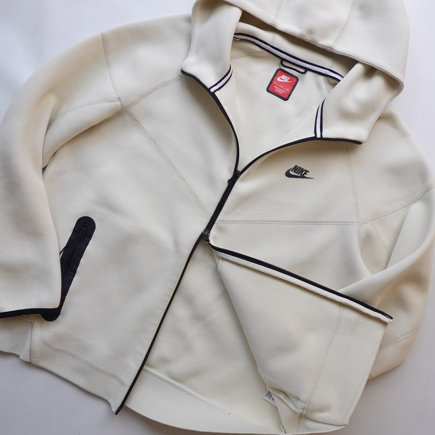 Nike White Tech Fleece - Size XL