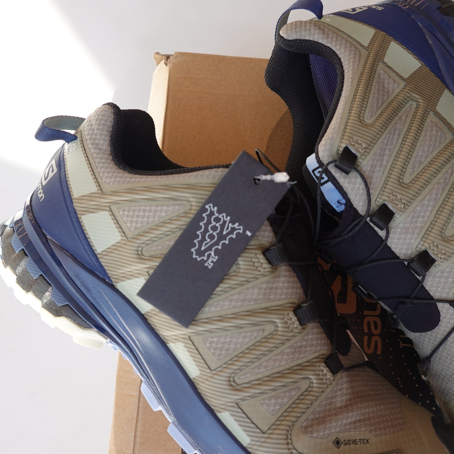 Salomon XA Pro 3D v8 GTX - Size 9.5W