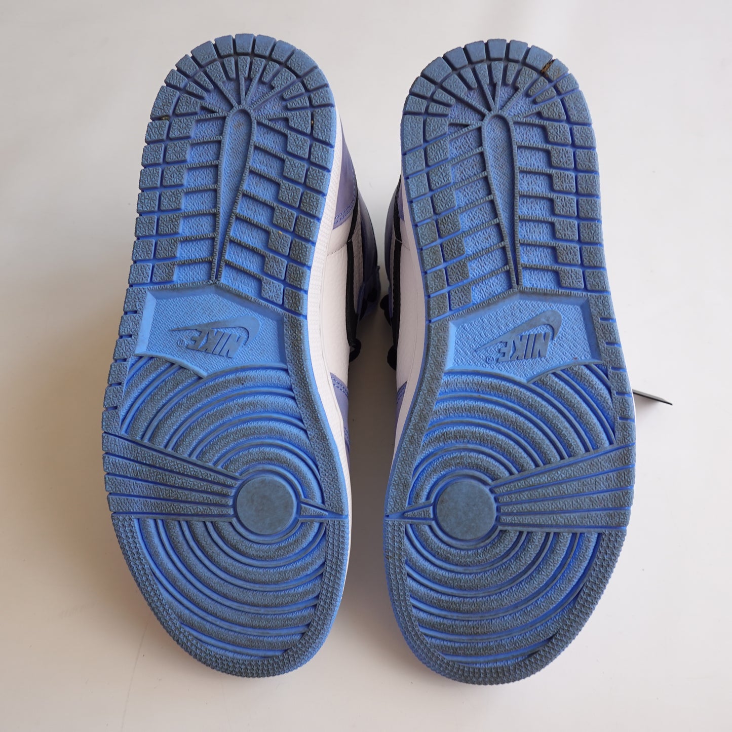 Jordan 1 High UNC University Blue - Size 8