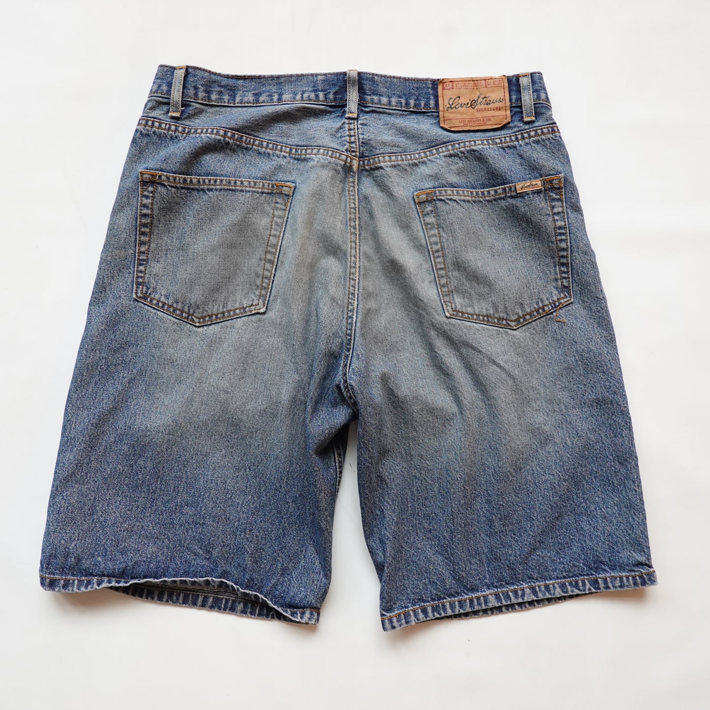Levis Jorts - Size 34