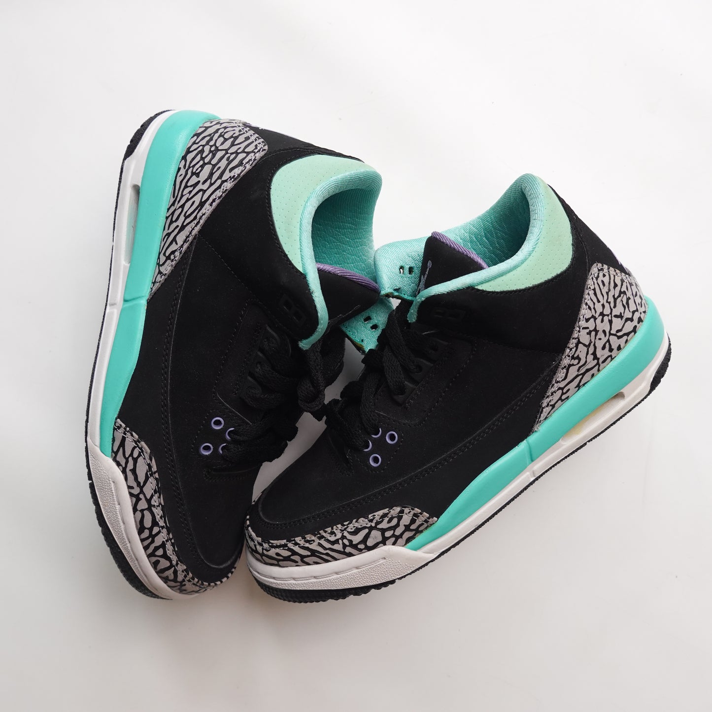 Jordan 3 Turquoise - Size 6Y