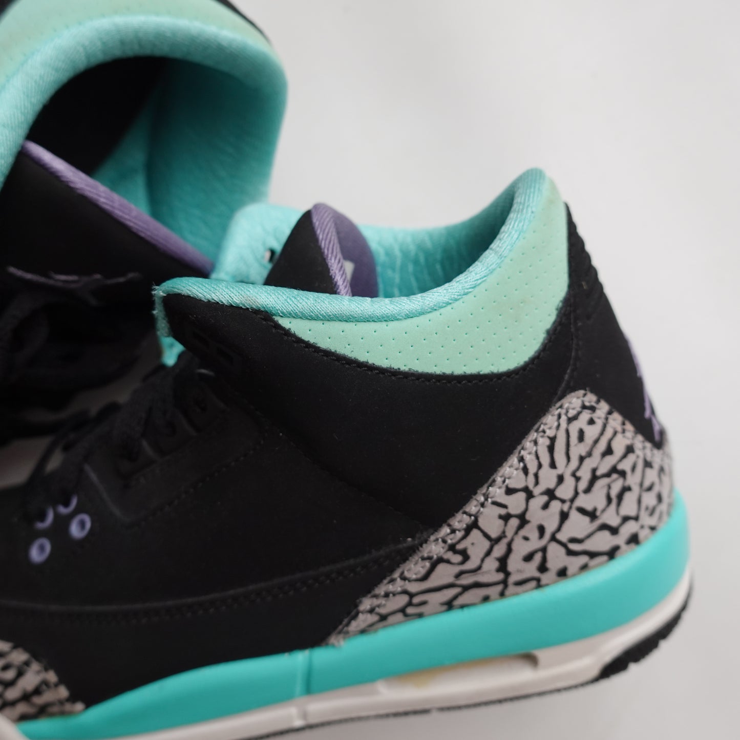 Jordan 3 Turquoise - Size 6Y