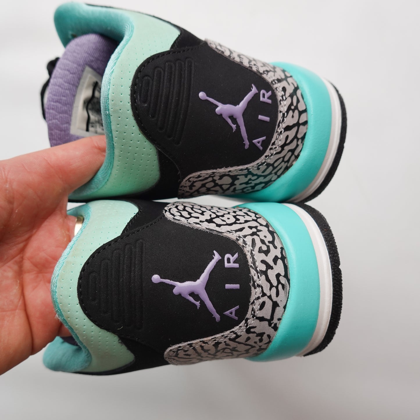 Jordan 3 Turquoise - Size 6Y