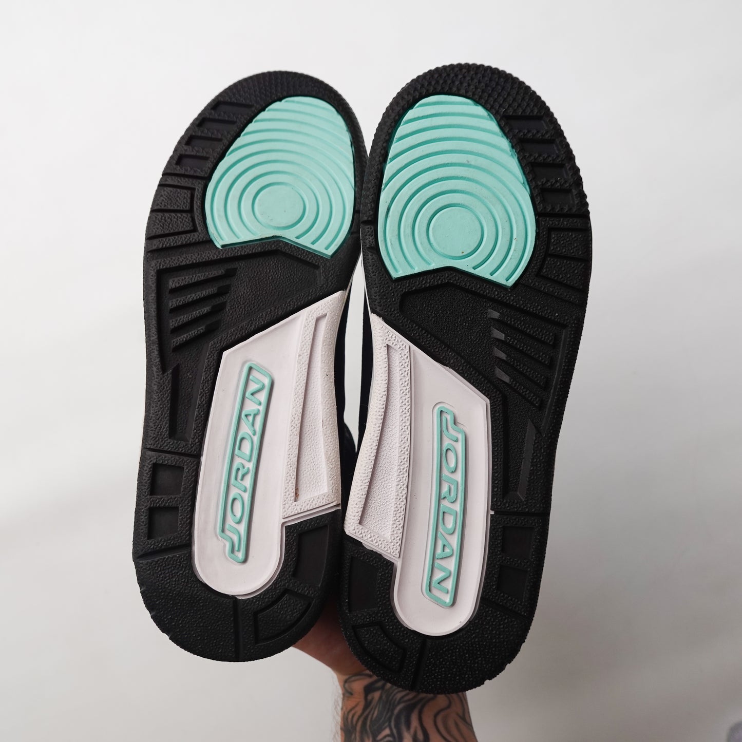 Jordan 3 Turquoise - Size 6Y