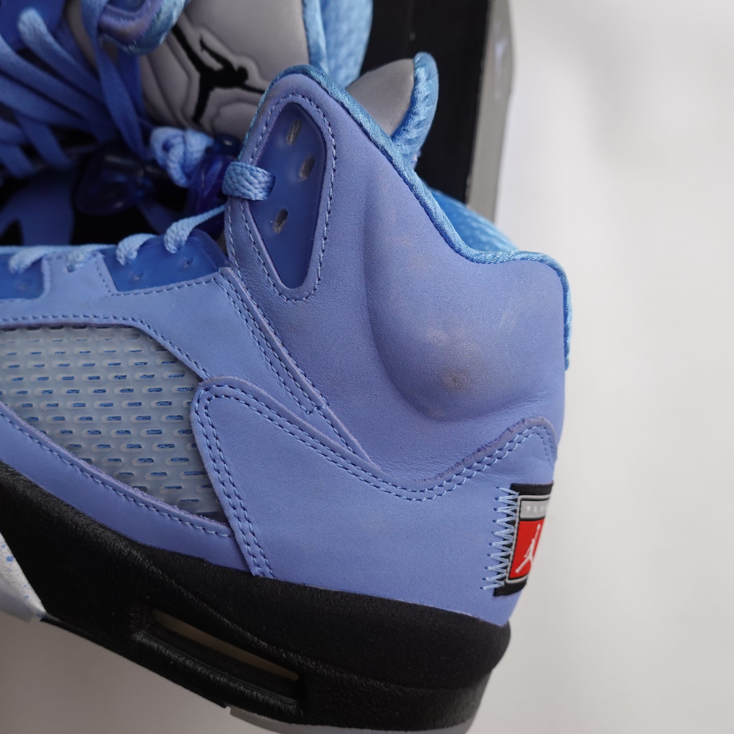 Jordan 5 Retro UNC University Blue - Size 8