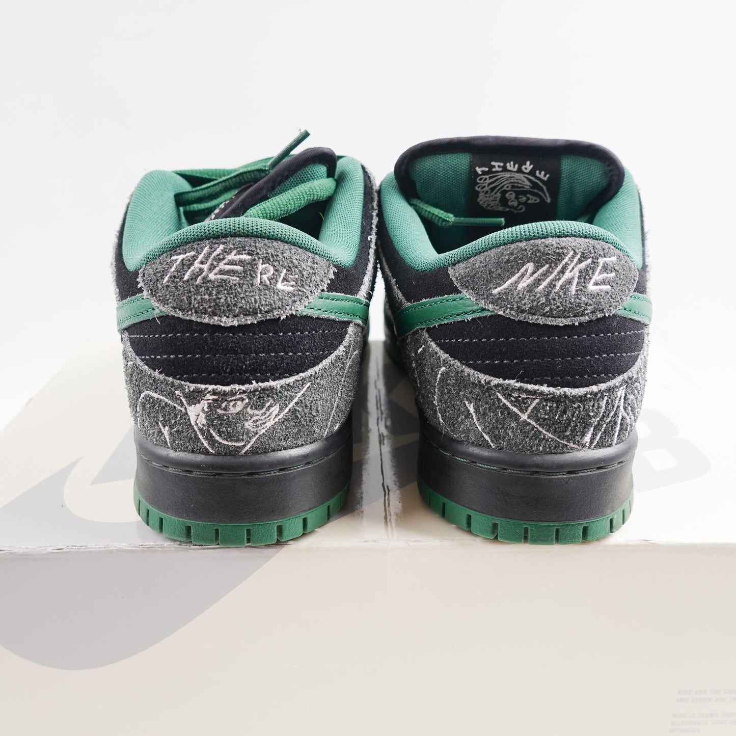 Nike SB x THERE Dunk Low - Size 8.5