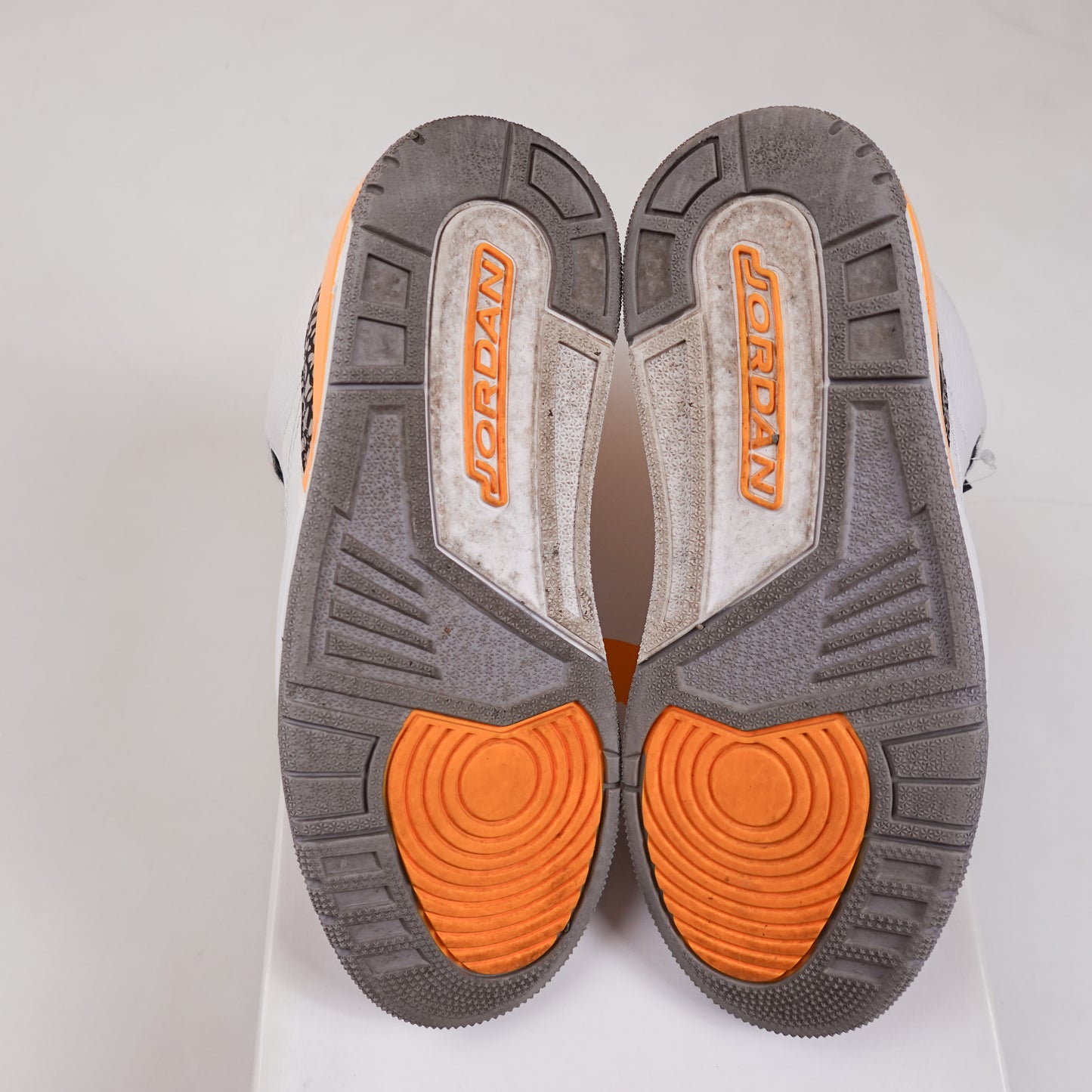 Jordan 3 Laser Orange - Size 7.5W