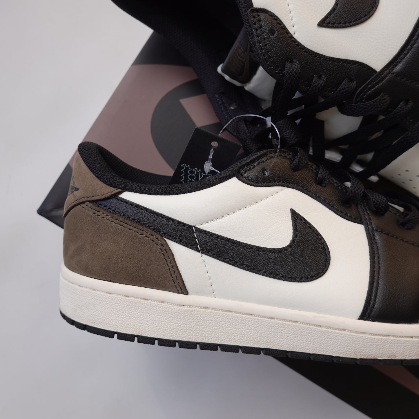 Jordan 1 Low Mocha - Size 12