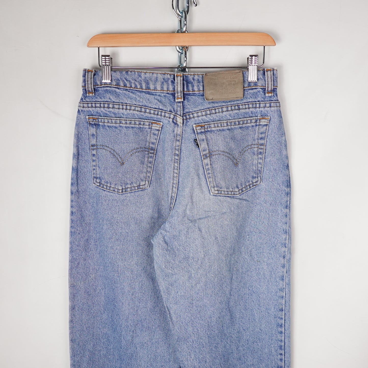 Vintage Levis Medallion Jeans - Size 28