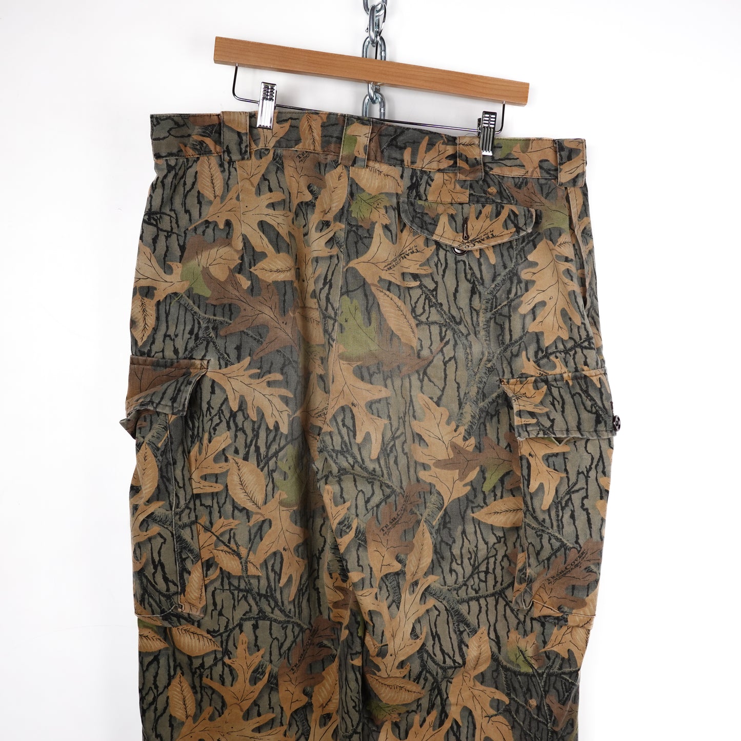 Vintage Leaf Camo Cargo Baggies - Size 40