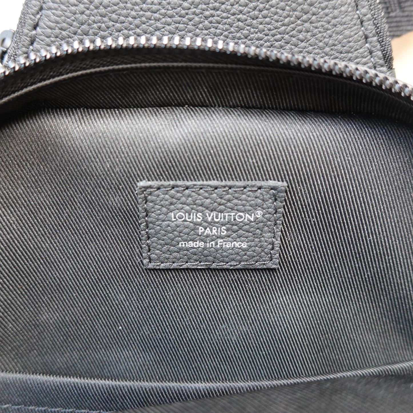 Louis Vuitton Damoflauge Avenue Slingbag