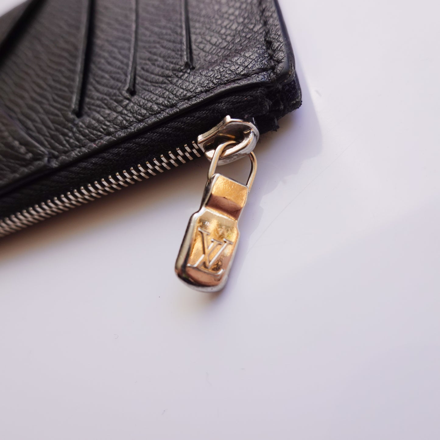 2018 Louis Vuitton Taiga Coin Card Holder