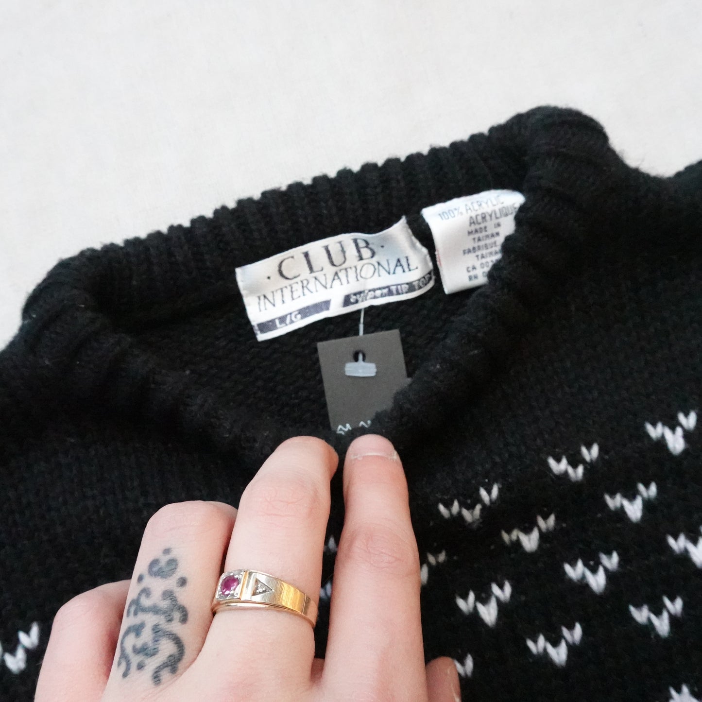 Vintage Club International Knit - Size L