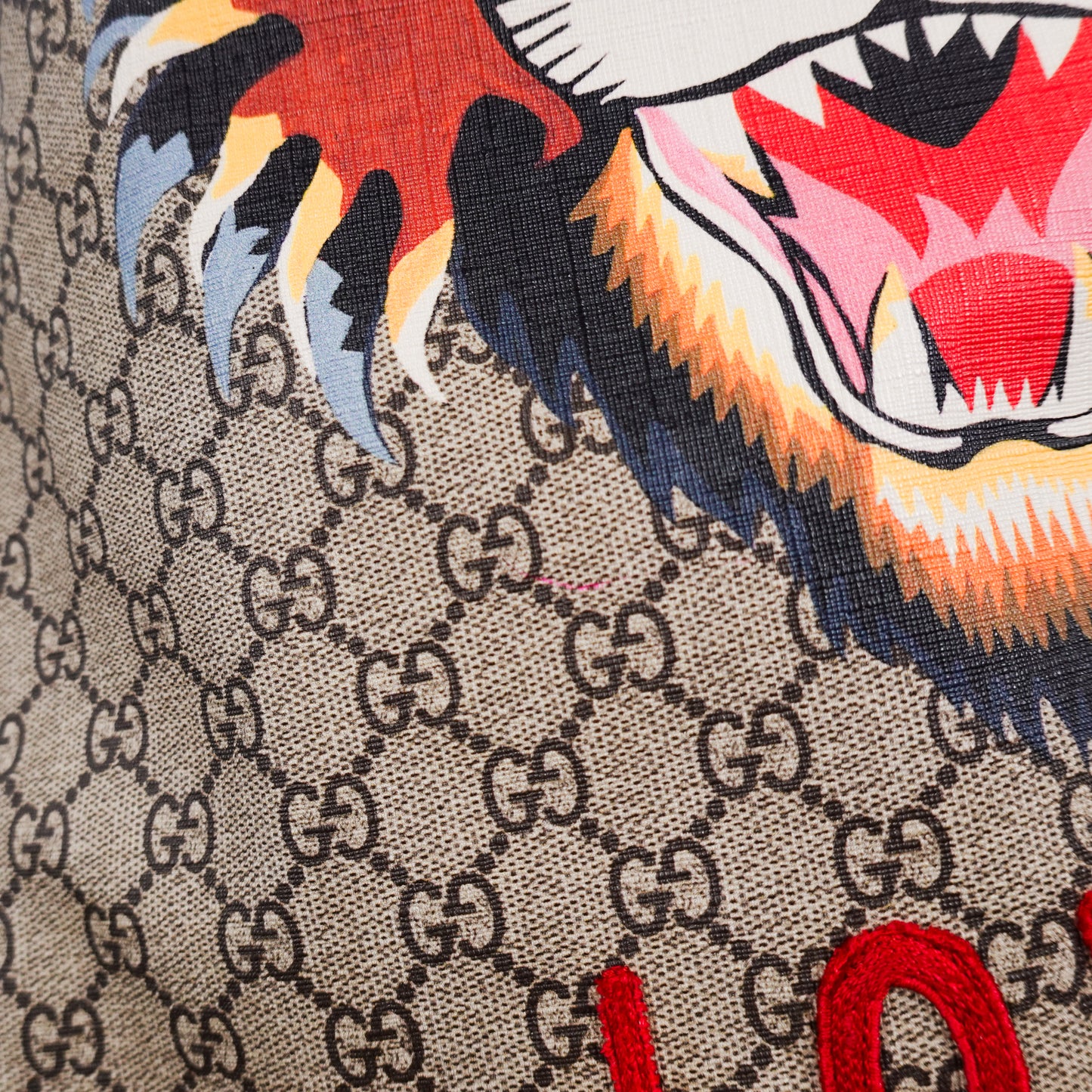 Gucci GG Supreme Angry Cat Drawstring Bag