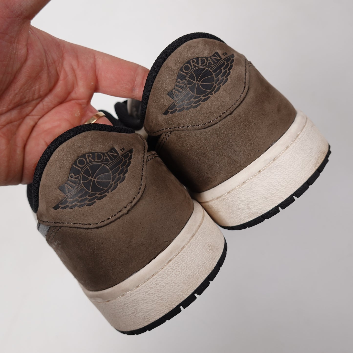 Jordan 1 Low Mocha - Size 12