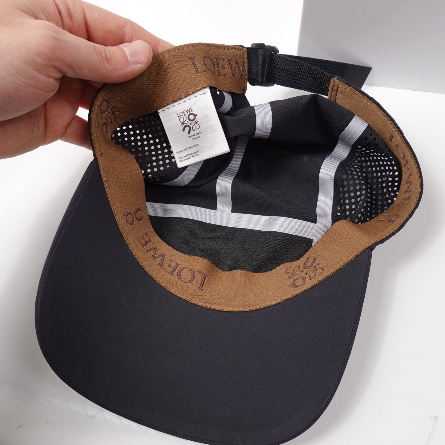 On Cloud x Loewe Hat