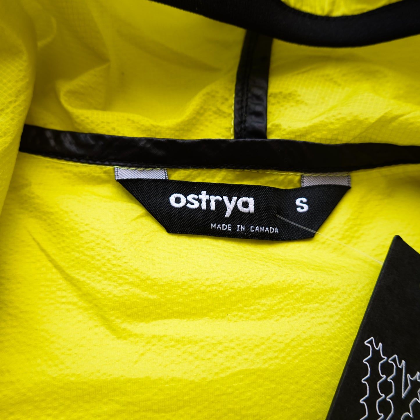 Ostrya Skarn Windbreaker - Size S
