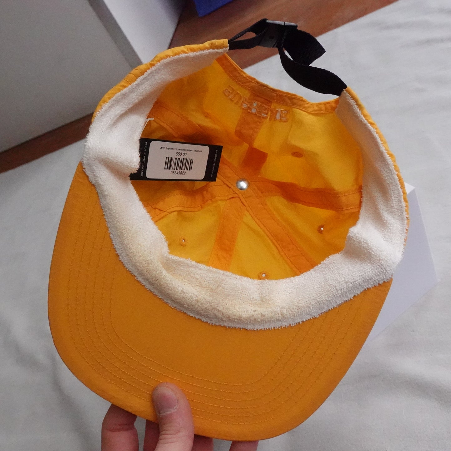 2016 Supreme ‘Knowledge Reigns’ Hat