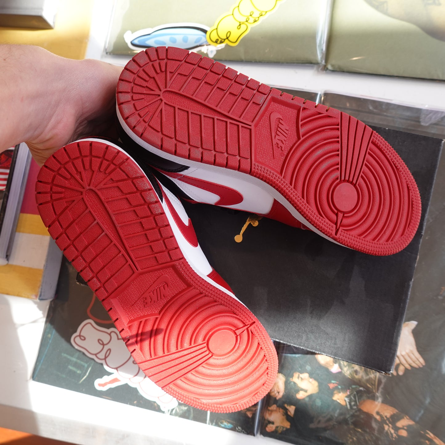 Jordan 1 Low 'Bulls' - Size 6Y