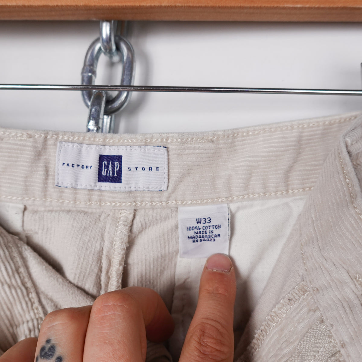 Vintage Gap Corduroy Shorts - Size 32