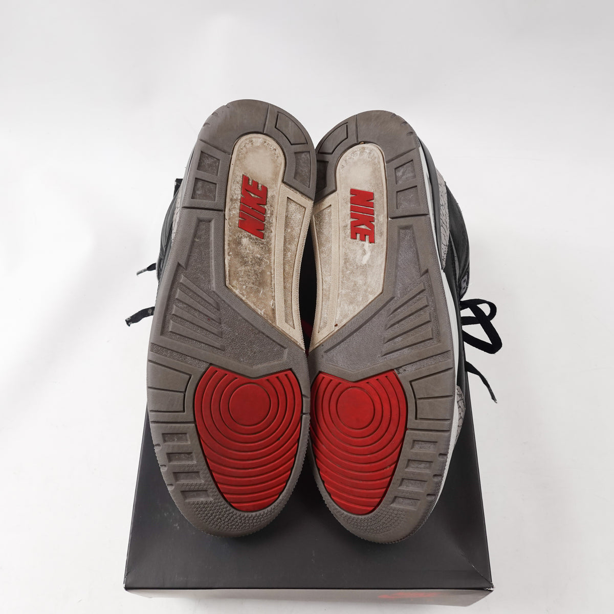 Jordan 4 Fear - Size 11