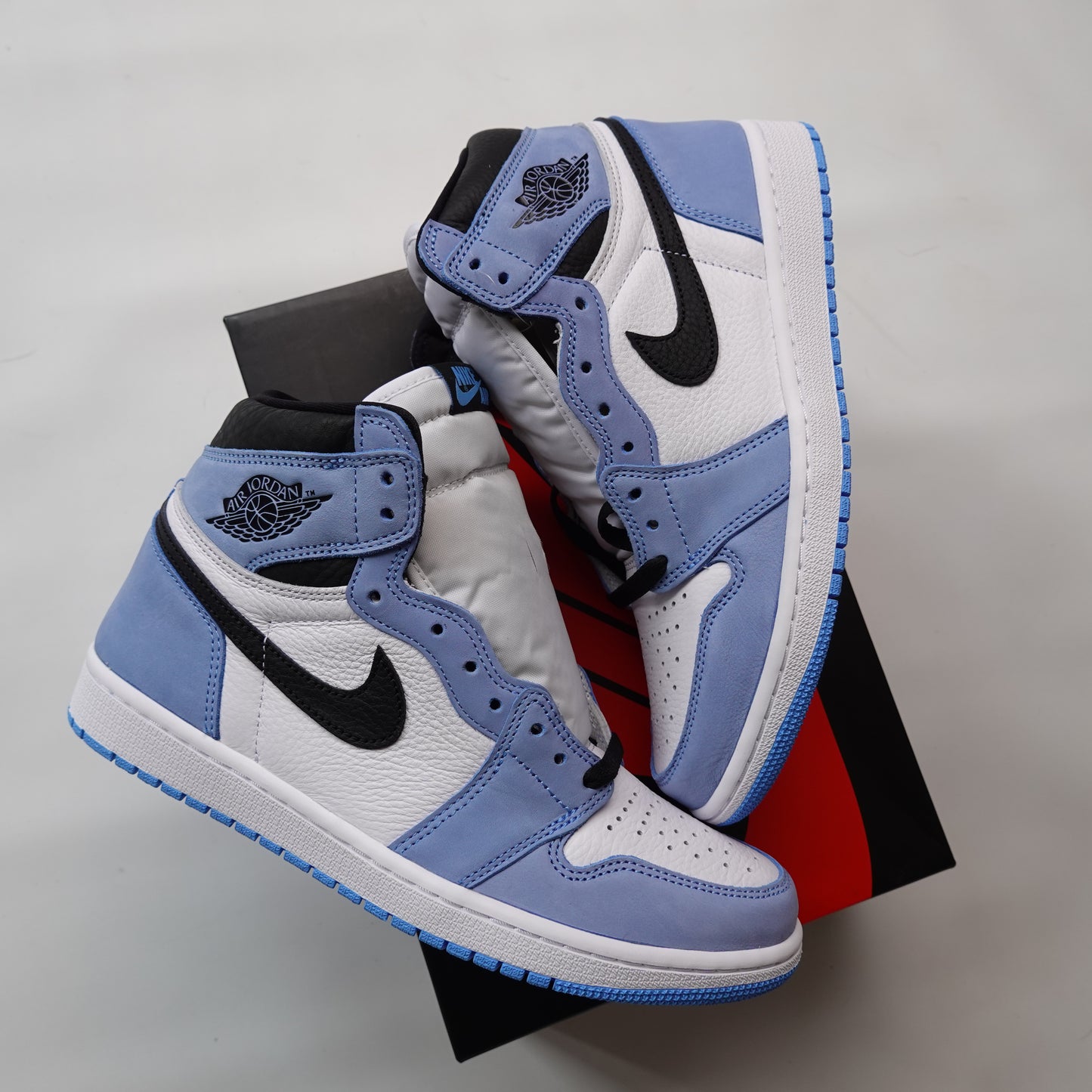 Jordan 1 University Blue - Size 9