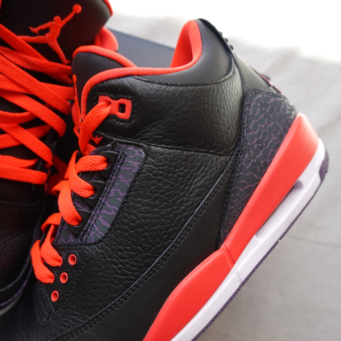 Jordan 3 'Crimson' - Size 9