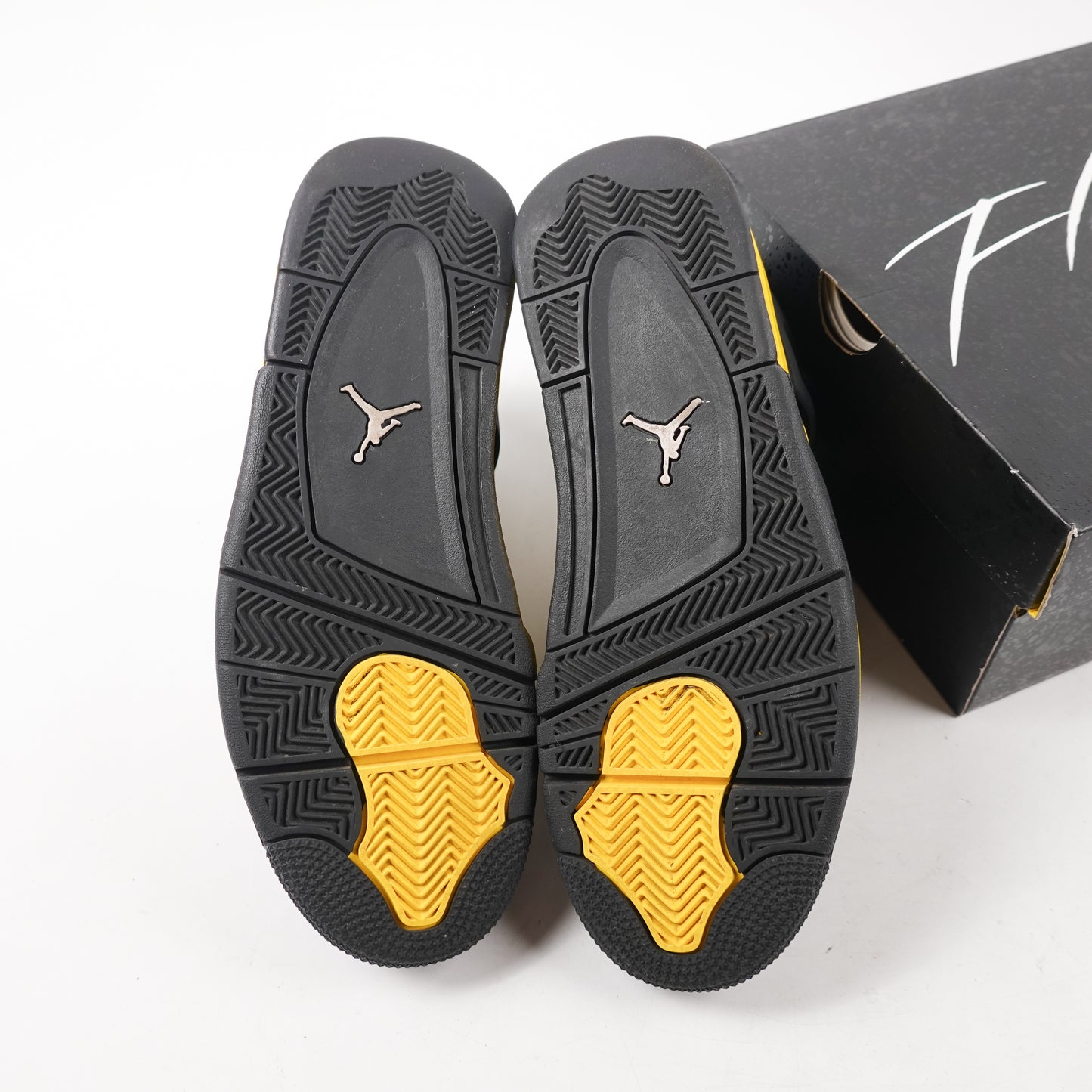Jordan 4 Yellow Thunder - Size 9