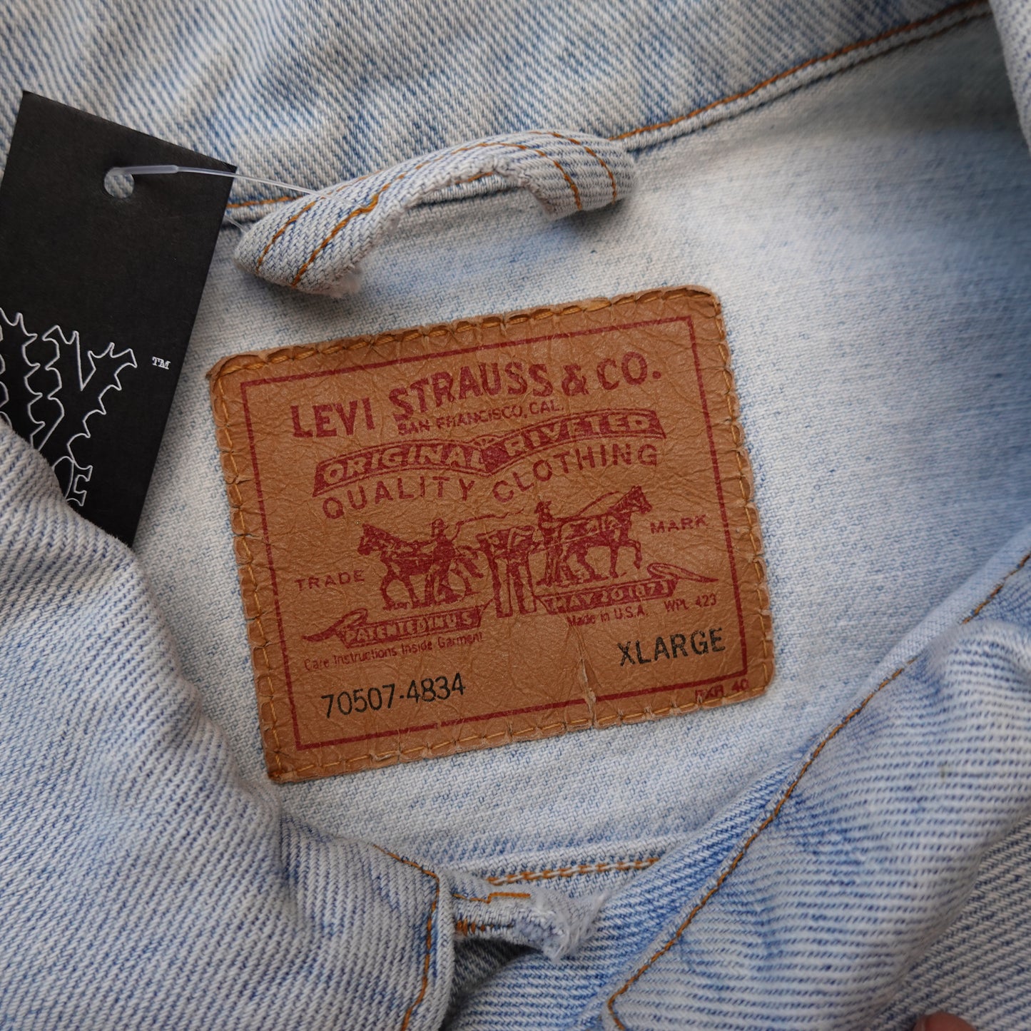 Vintage Levi's Light Wash Denim Jacket - Size XL