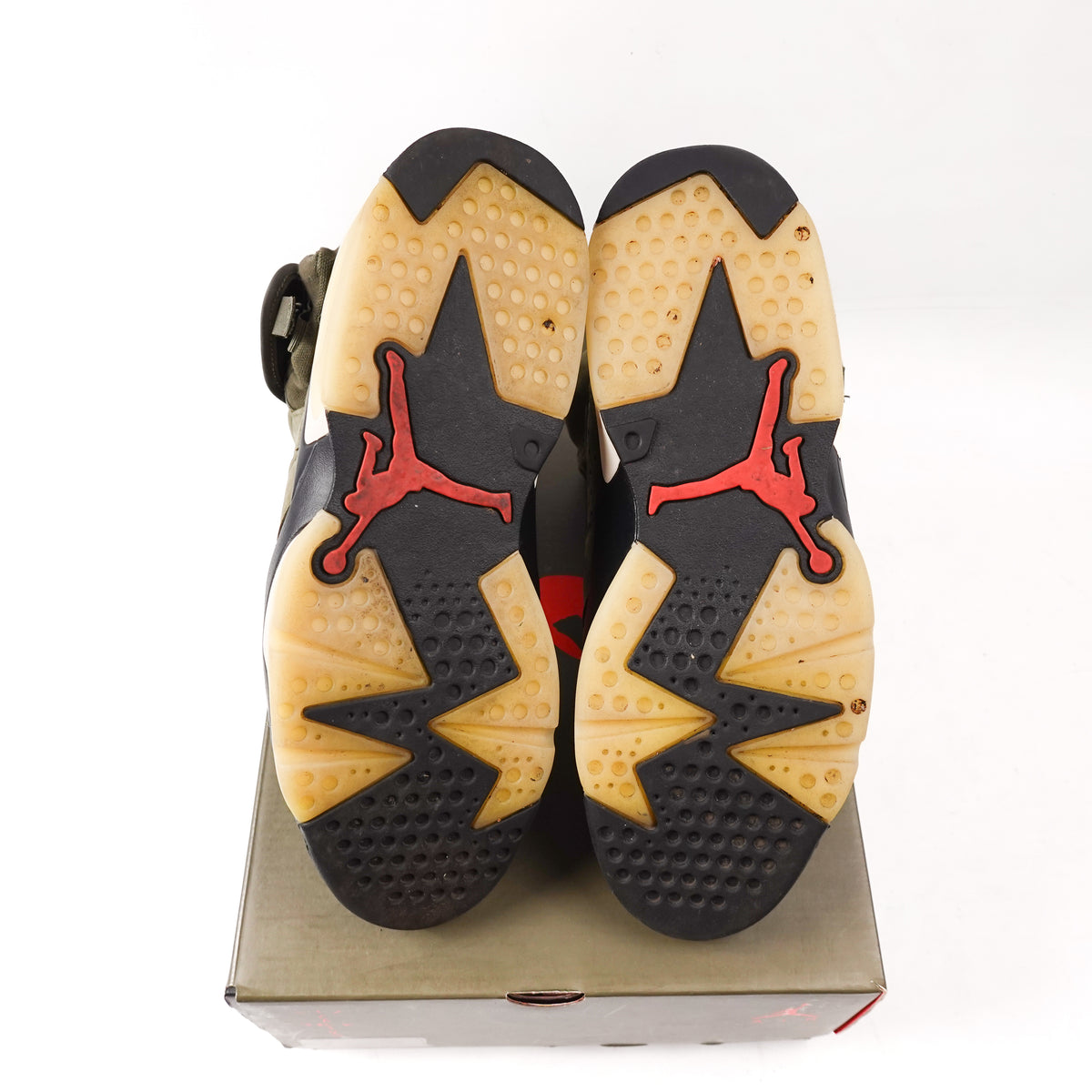 Jordan 6 Travis Scott - Size 9.5