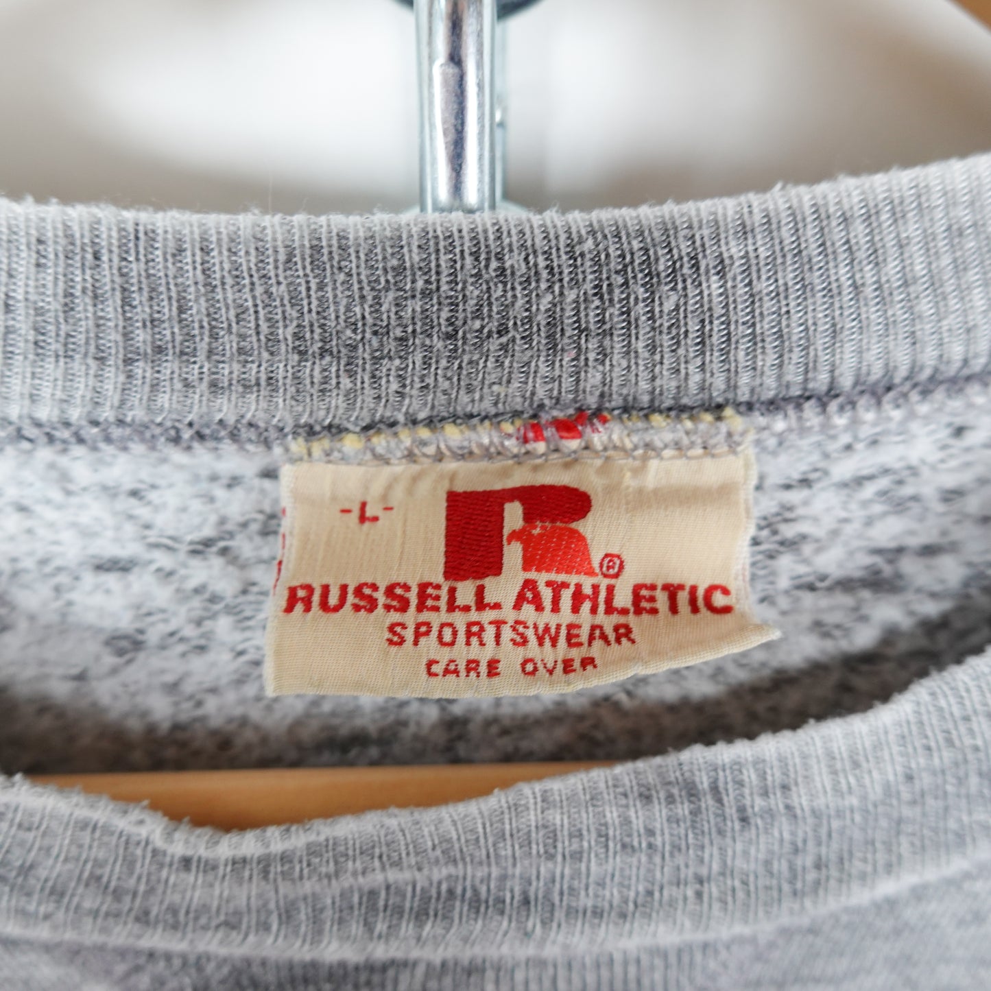 1970s Russell Crew - Size L Neck Label Close Up