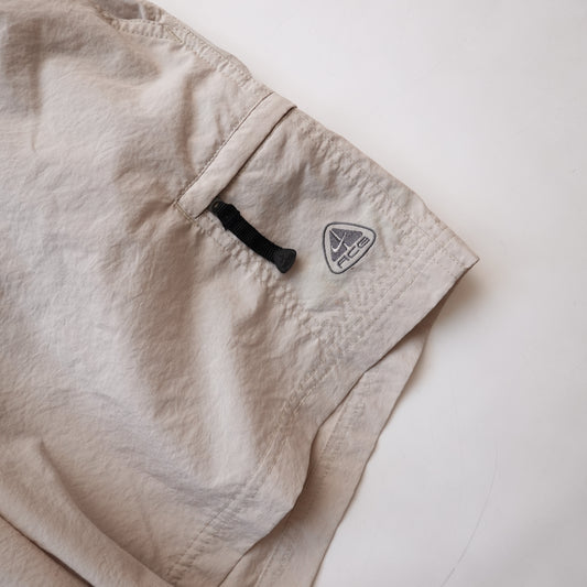 Vintage Nike ACG Shorts - Size S