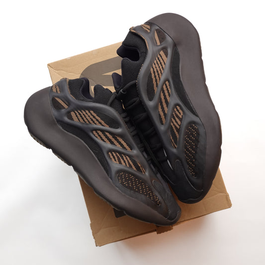 Yeezy 700 Clay Brown - Size 10
