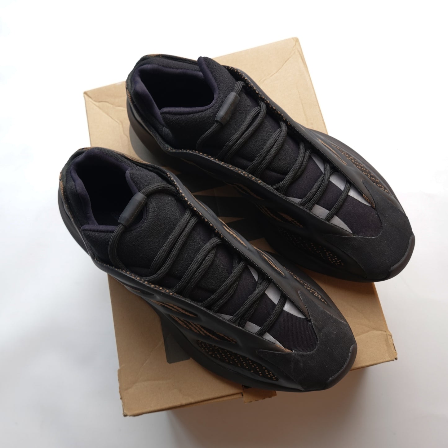 Yeezy 700 Clay Brown - Size 10