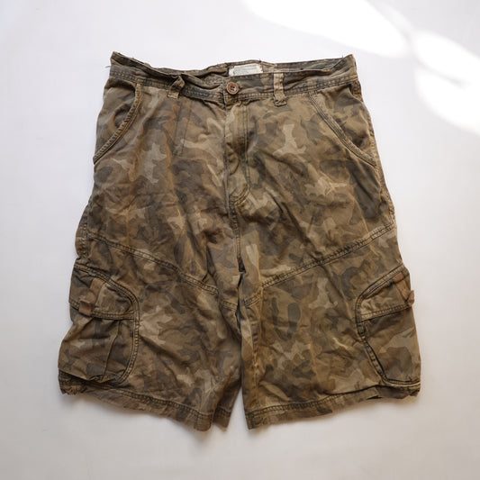 Mecca Camo Shorts - Size 32