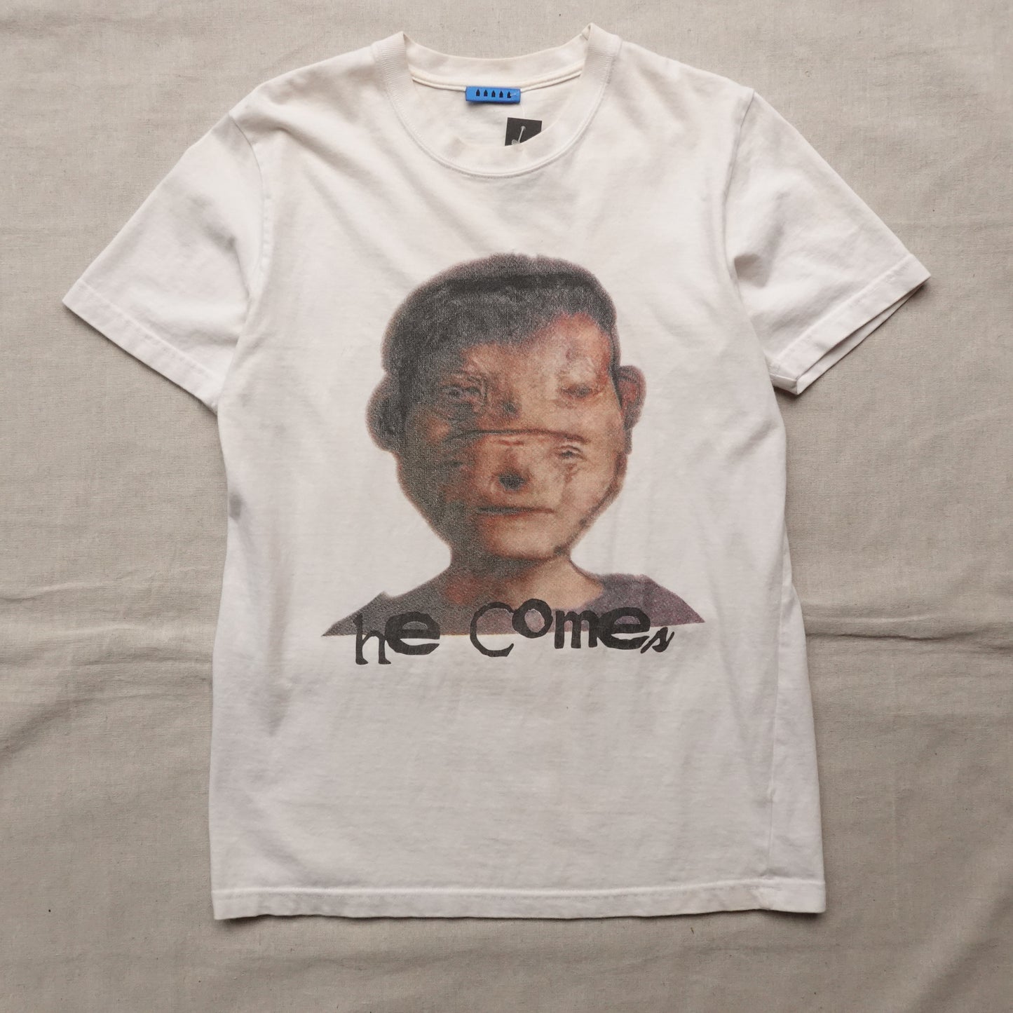 GG In The Suburbs 'He Comes' Tee - Size S