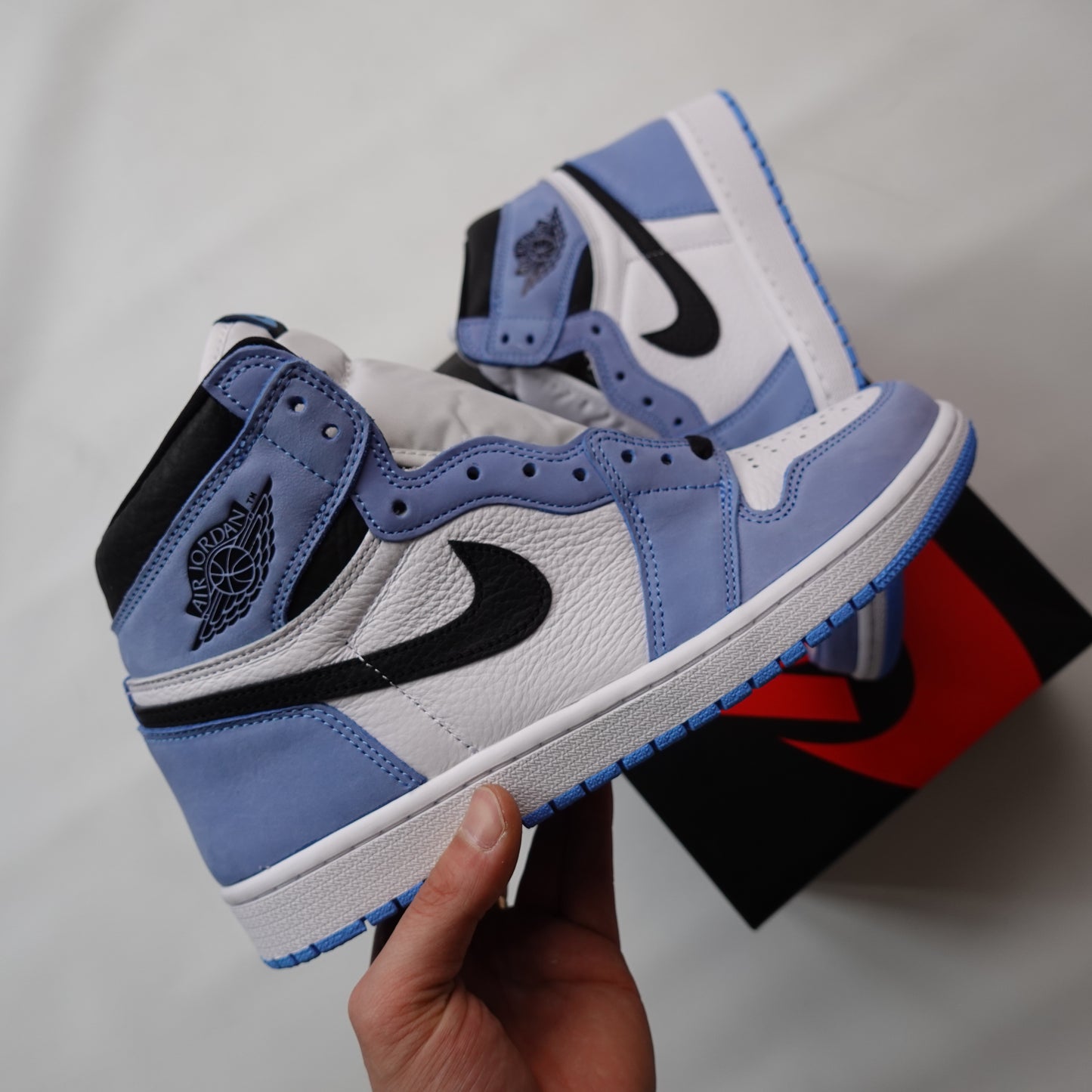Jordan 1 University Blue - Size 9
