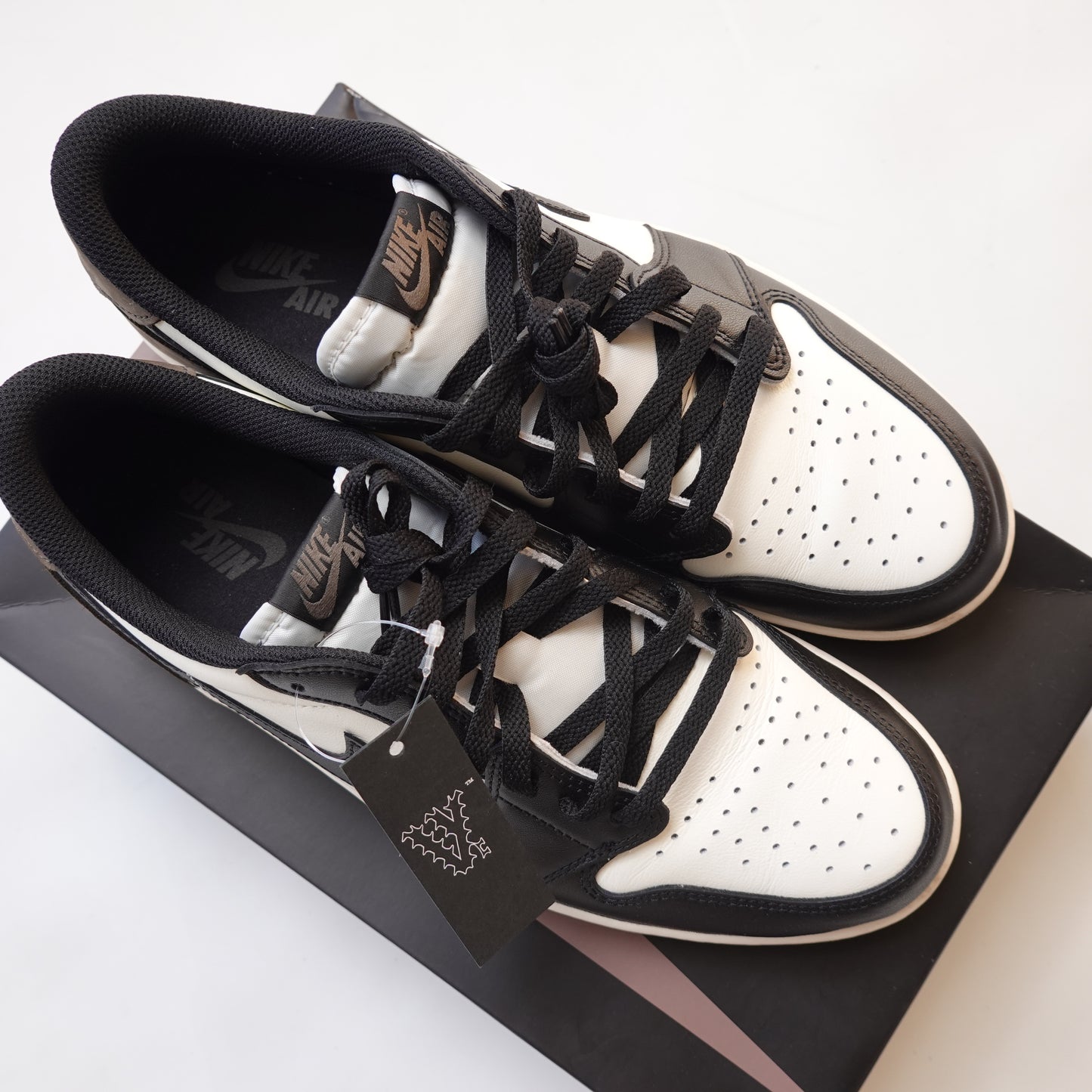Jordan 1 Low Mocha - Size 12