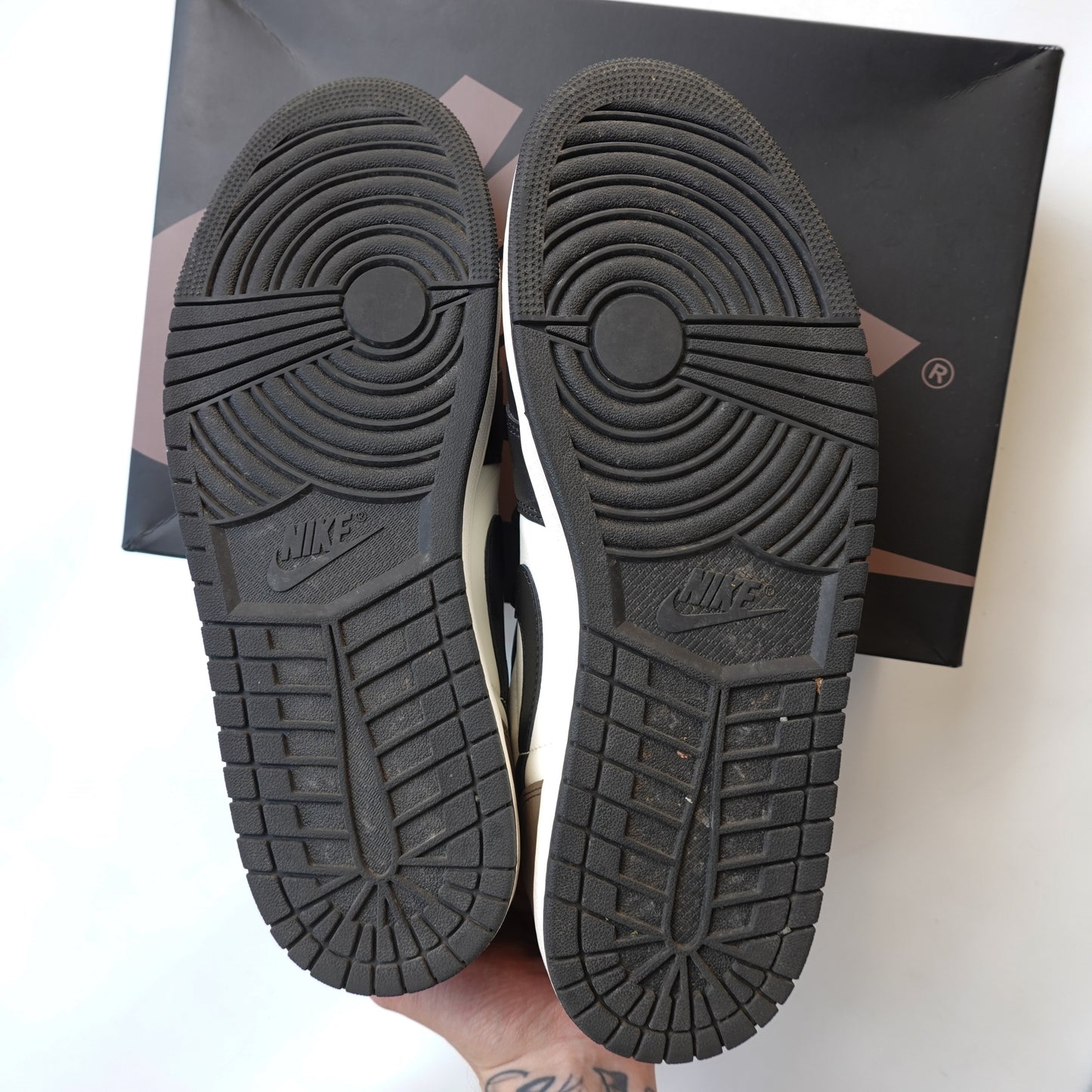 Jordan 1 Low Mocha - Size 12
