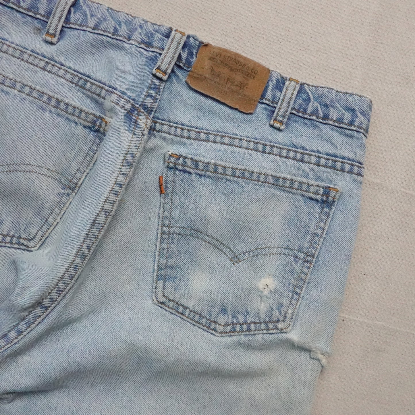 Vintage Levis 619 Distressed Denim - Size 32