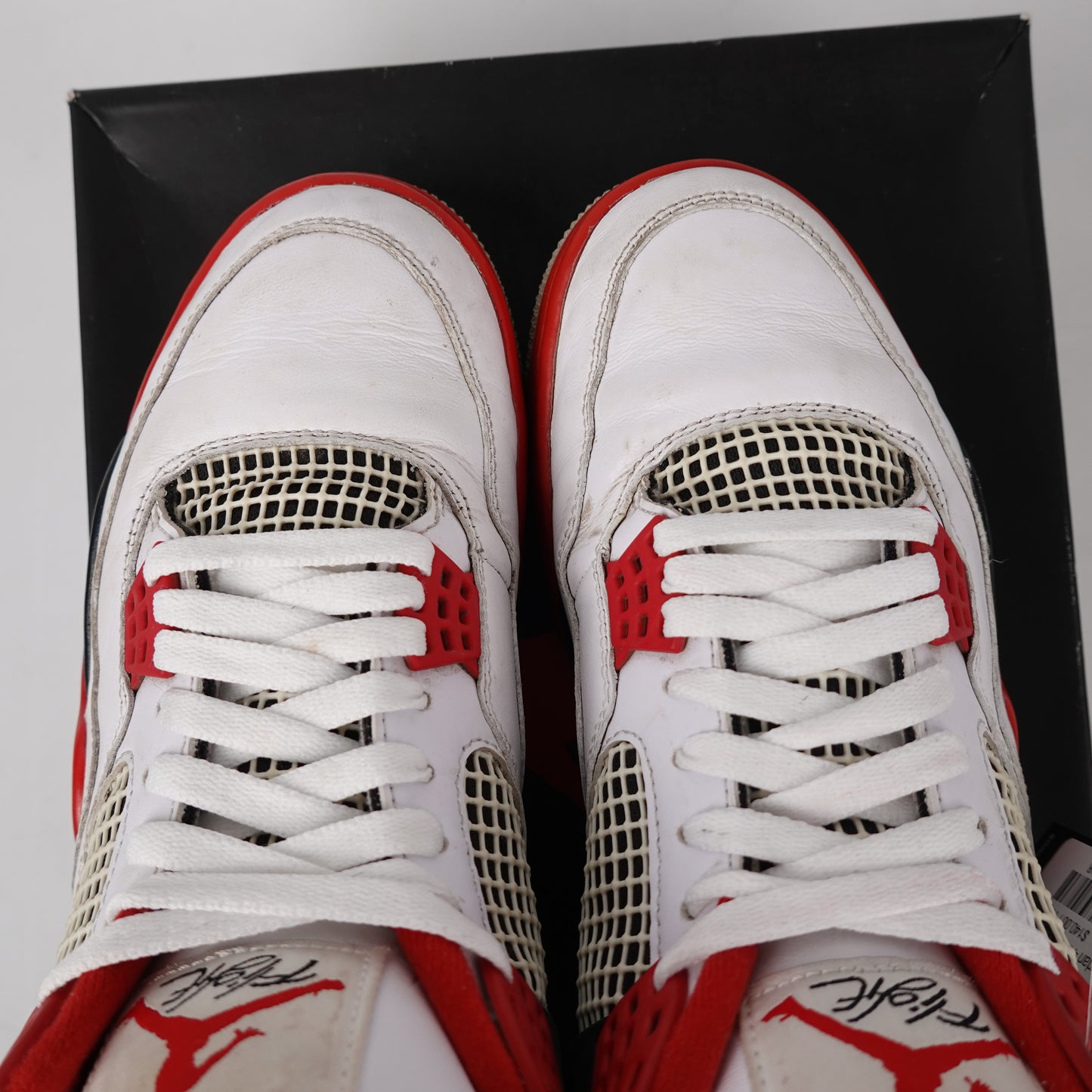Jordan 4 Fire Red - Size 11