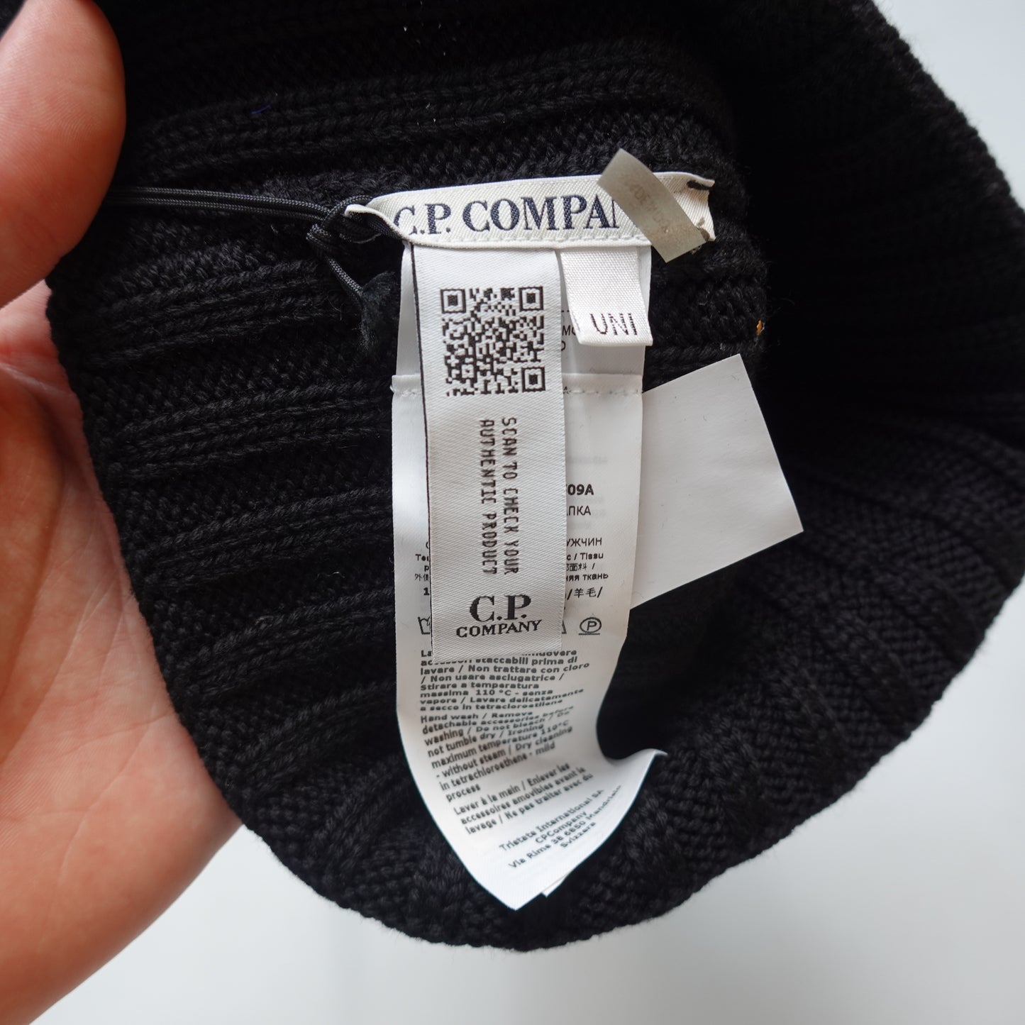 CP Company Merino Wool Beanie BLACK
