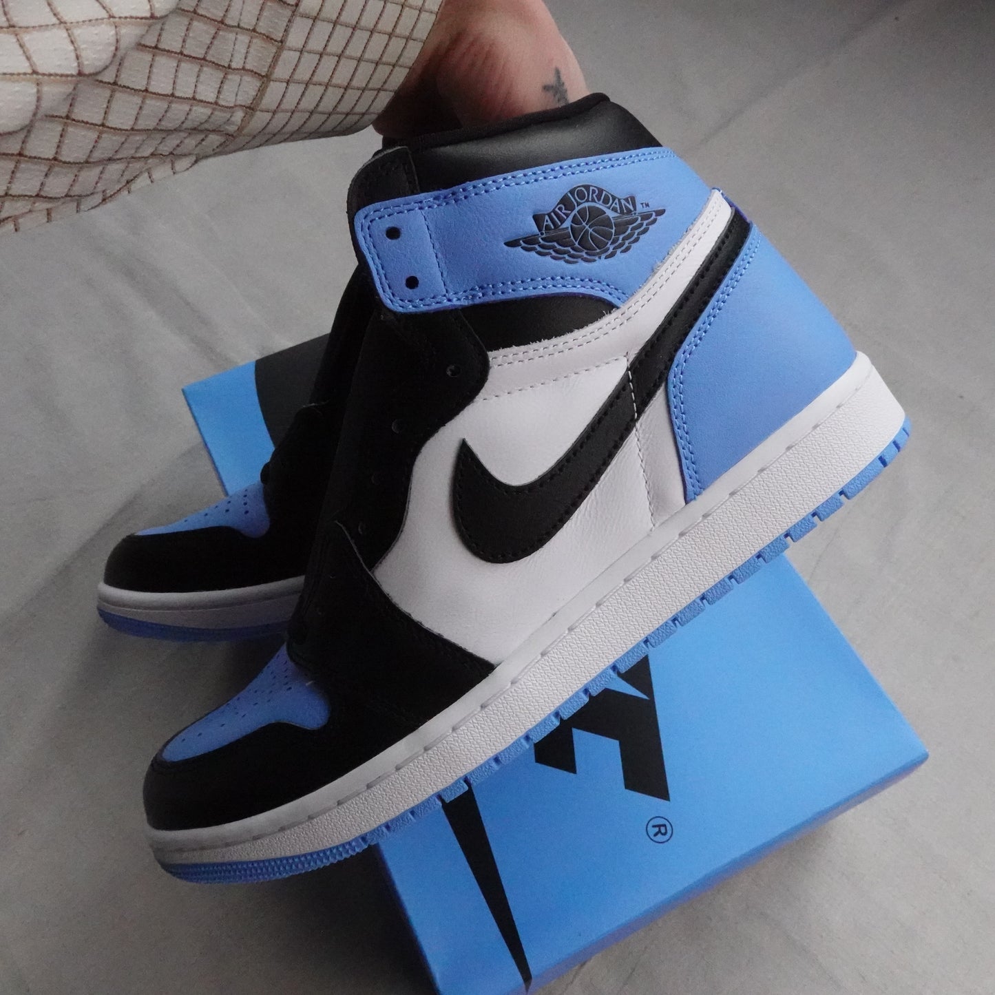 Jordan 1 High OG 'UNC Toe' - Size 9.5W/8M