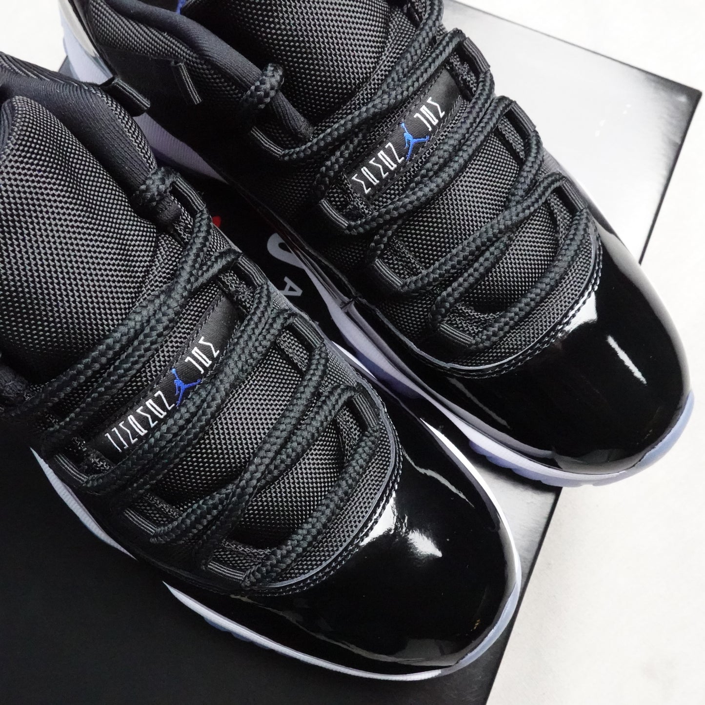 Jordan 11 Low 'Space Jam' - Size 9.5