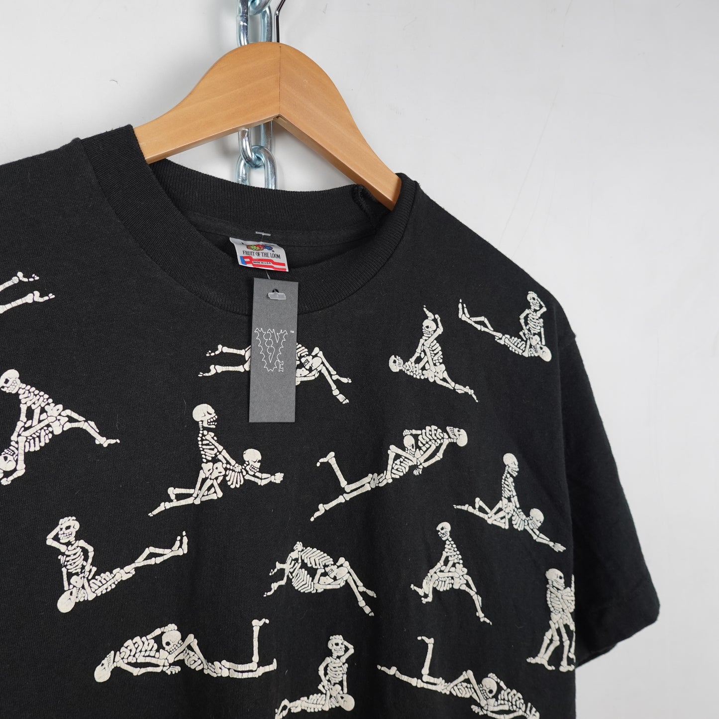 1990 Fashion Victim Skeleton Tee - Size L