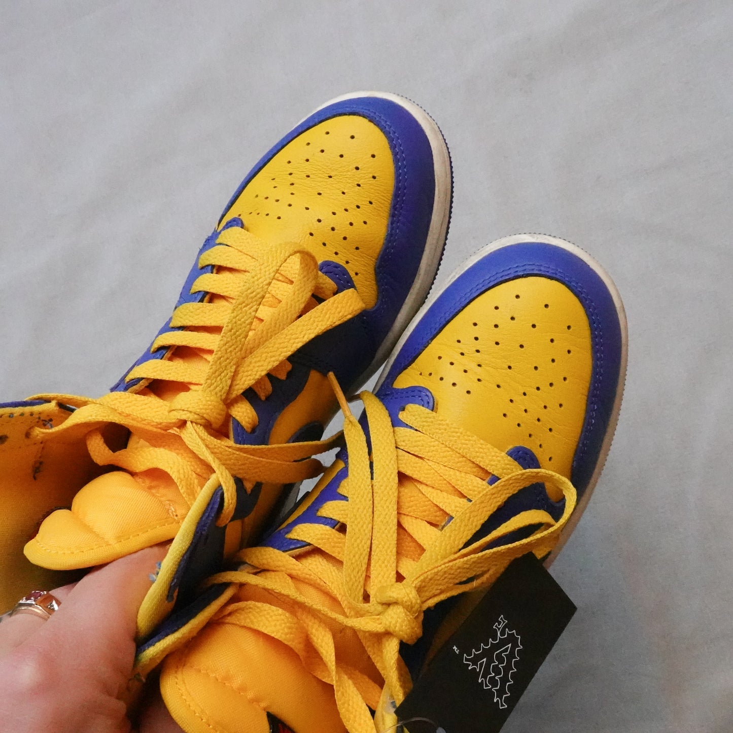 Jordan 1 Laney - Size 7.5W