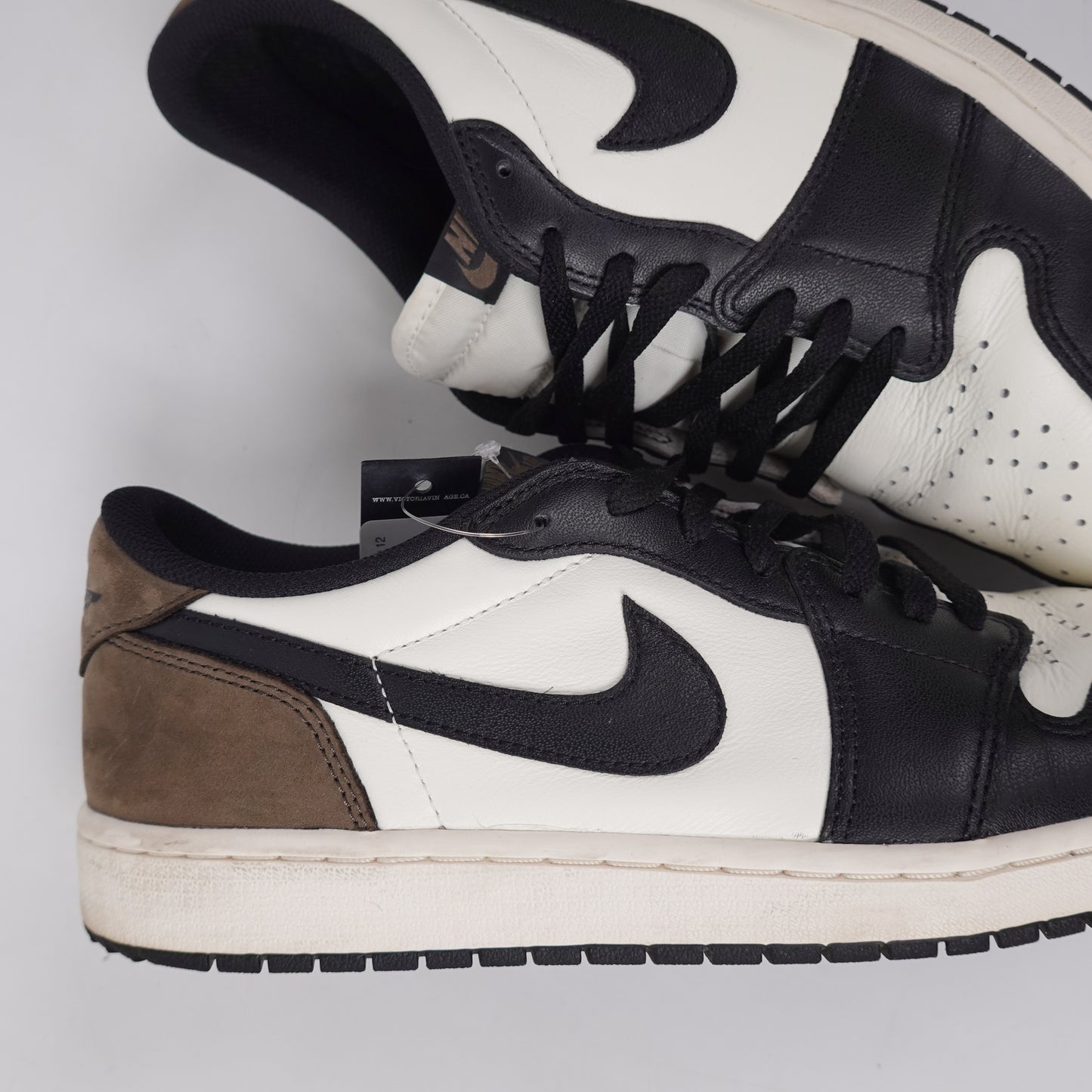 Jordan 1 Low Mocha - Size 12