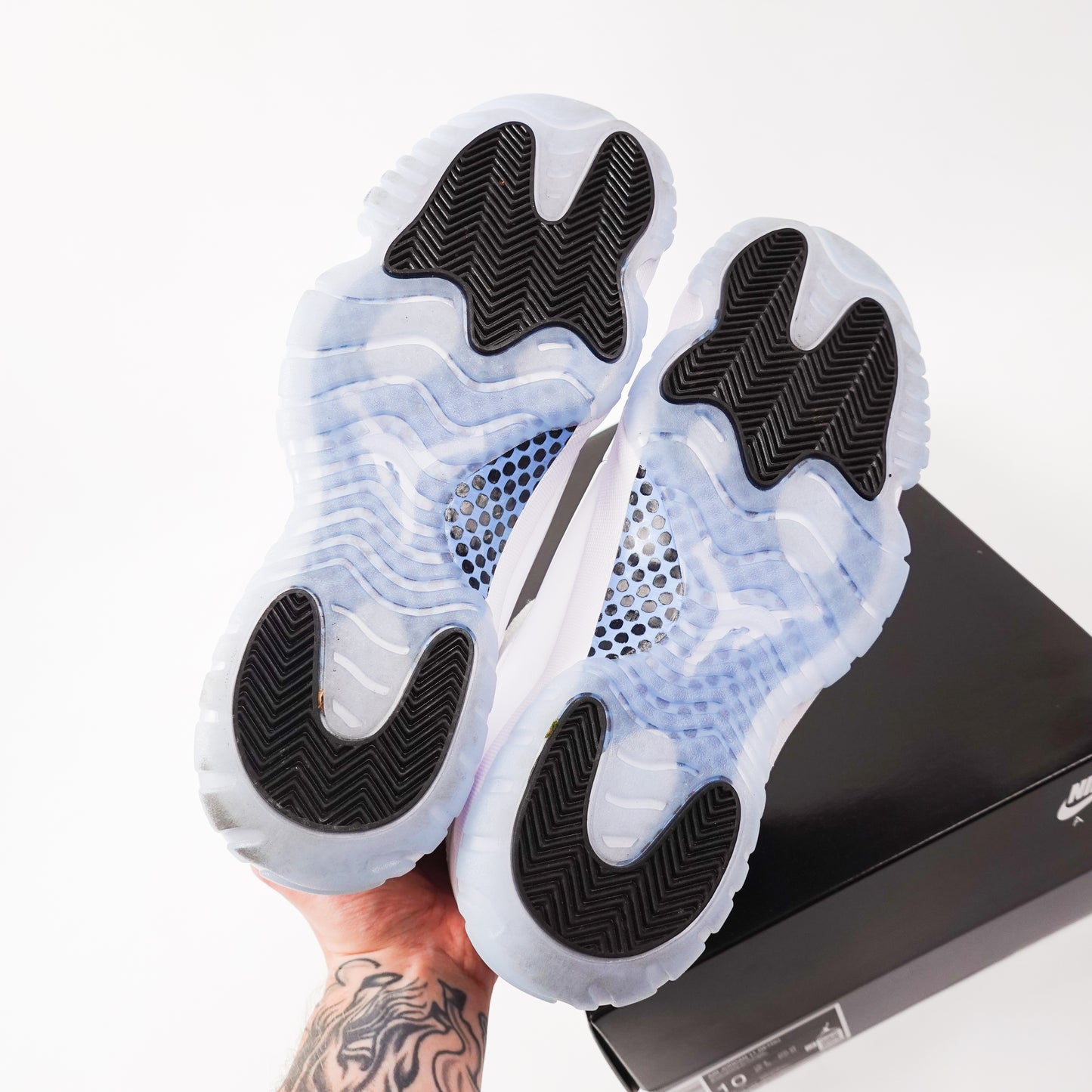 Jordan 11 Legend Blue - Size 10